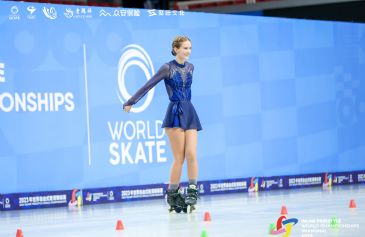 Laura Oria se cuelga la medalla de bronce en el Campeonato del Mundo de Classic!